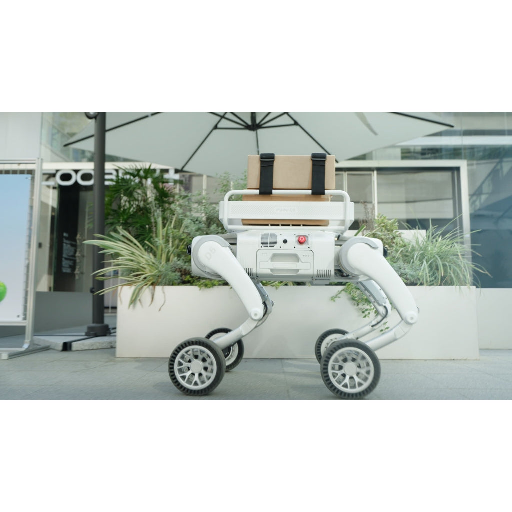 Side view of PUDU D5 equipped with a 30kg capacity delivery box for transporting industrial tools.